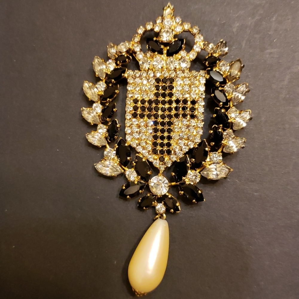 Cross brooch